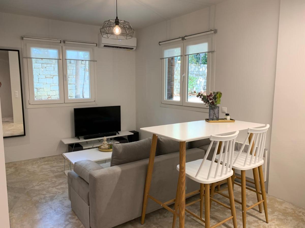 Renovated Apartment In Kifissia Center Near Metro G25 Athen Eksteriør bilde